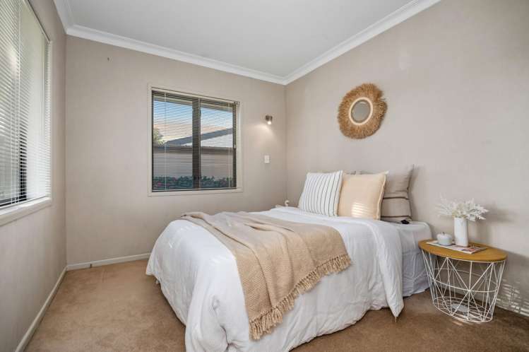 2 Pemberton Crescent Greerton_19