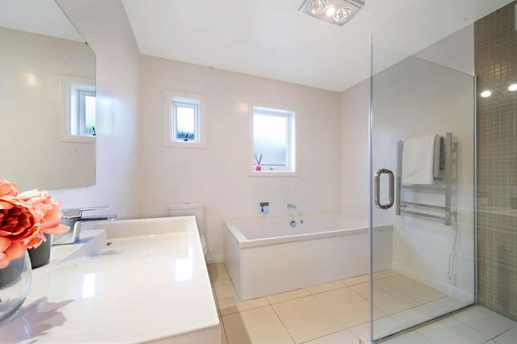 68 Seabrook Avenue New Lynn_13