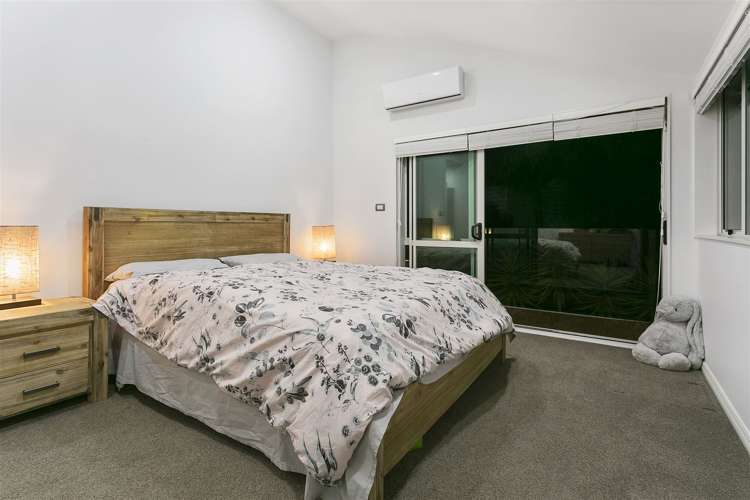 64 English Oak Drive Schnapper Rock_11