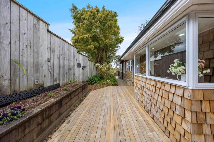 13 Seymour Road Mellons Bay_33