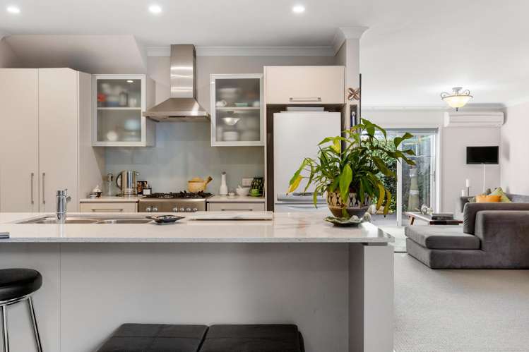 47 Chateau Crescent Rangatira Park_15