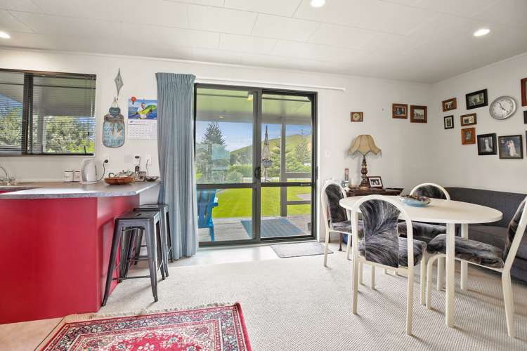 4 Rauparaha Street Marokopa_20