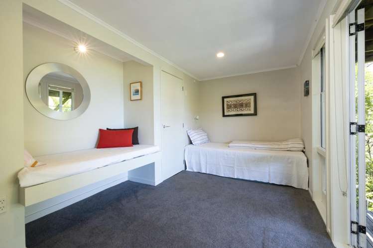 61 Garden Road Piha_10