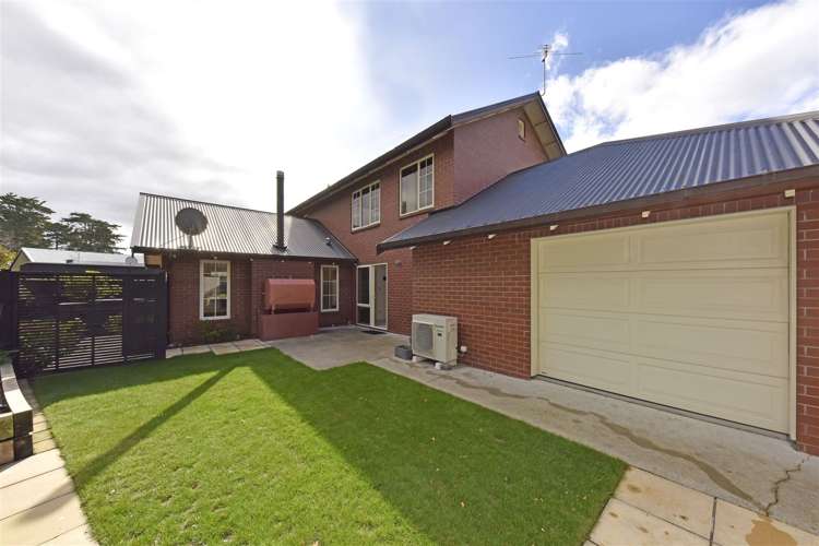 9 Strathmore Gardens Burwood_20