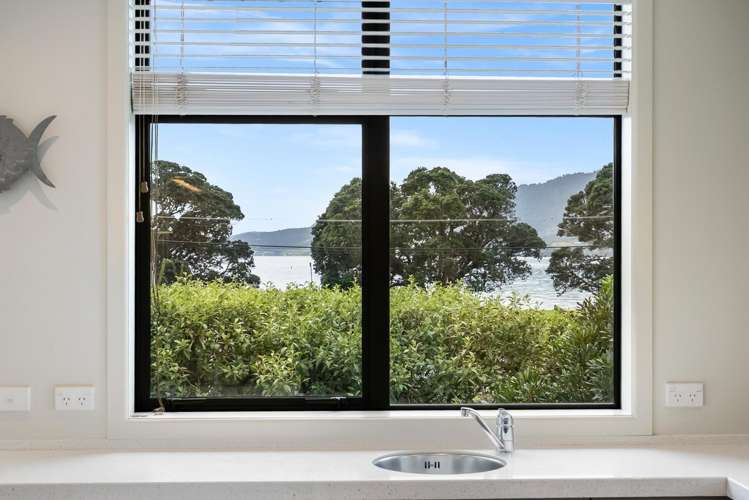 16 Fred Carr Place One Tree Point_8