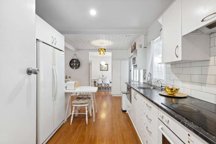 45 Tomin Road Glenview_2