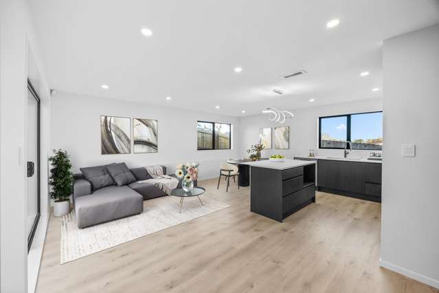 61B Totaravale Drive Totara Vale_4