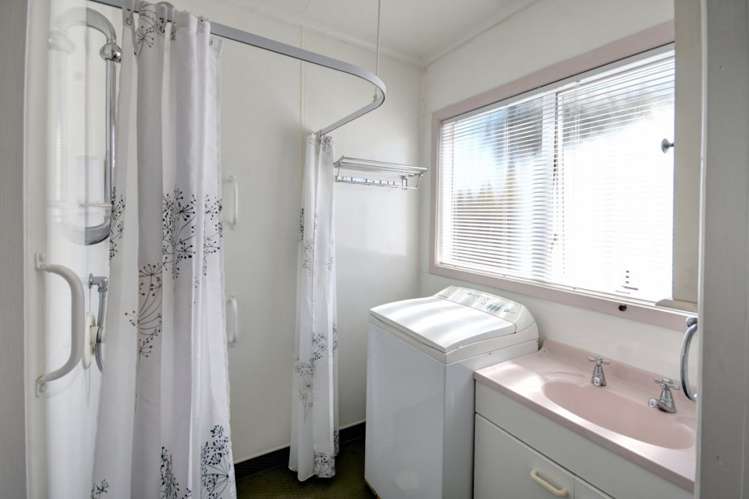 140 Bay View Road South Dunedin_10