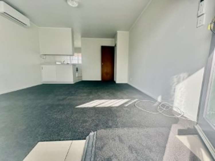 8/318 Te Atatu Road 1802_2