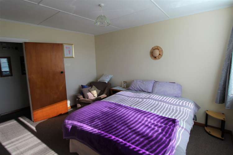 12 Pages Road Marchwiel_8