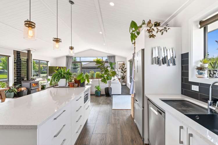 25 Finch Street Albert Town_7