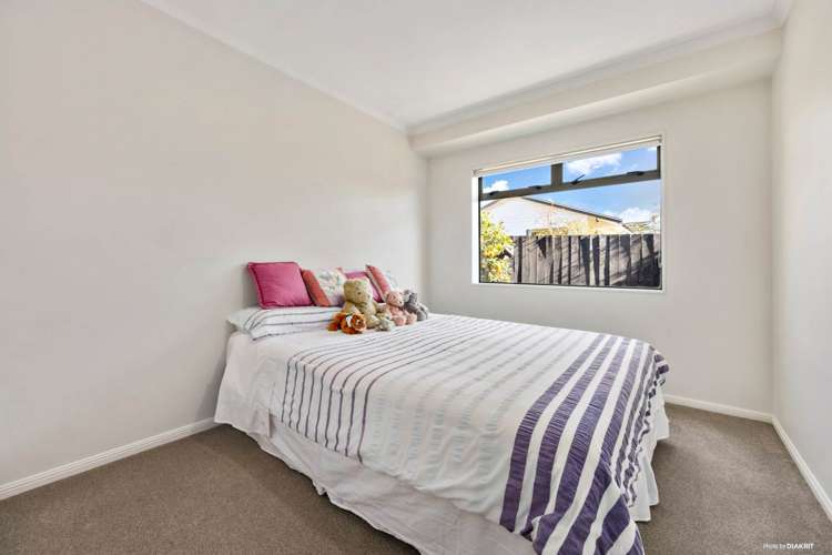 2 Dan Tori Place Orewa_17