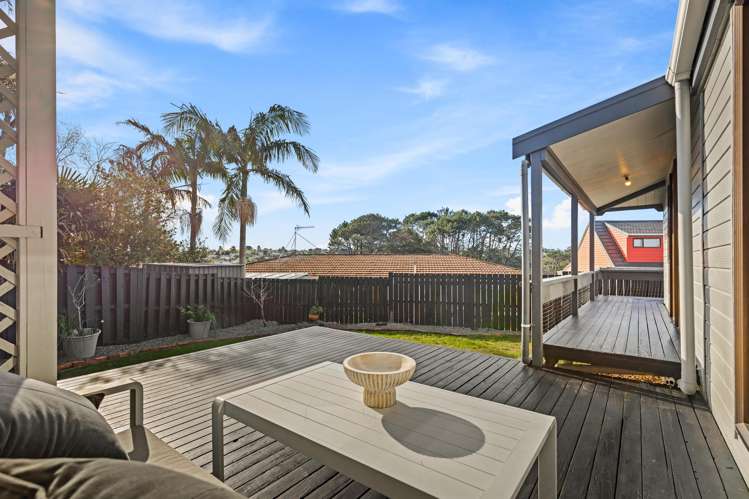 2/7 Fernbird Place Massey_21