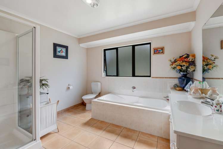 36 Black Teal Close Unsworth Heights_10