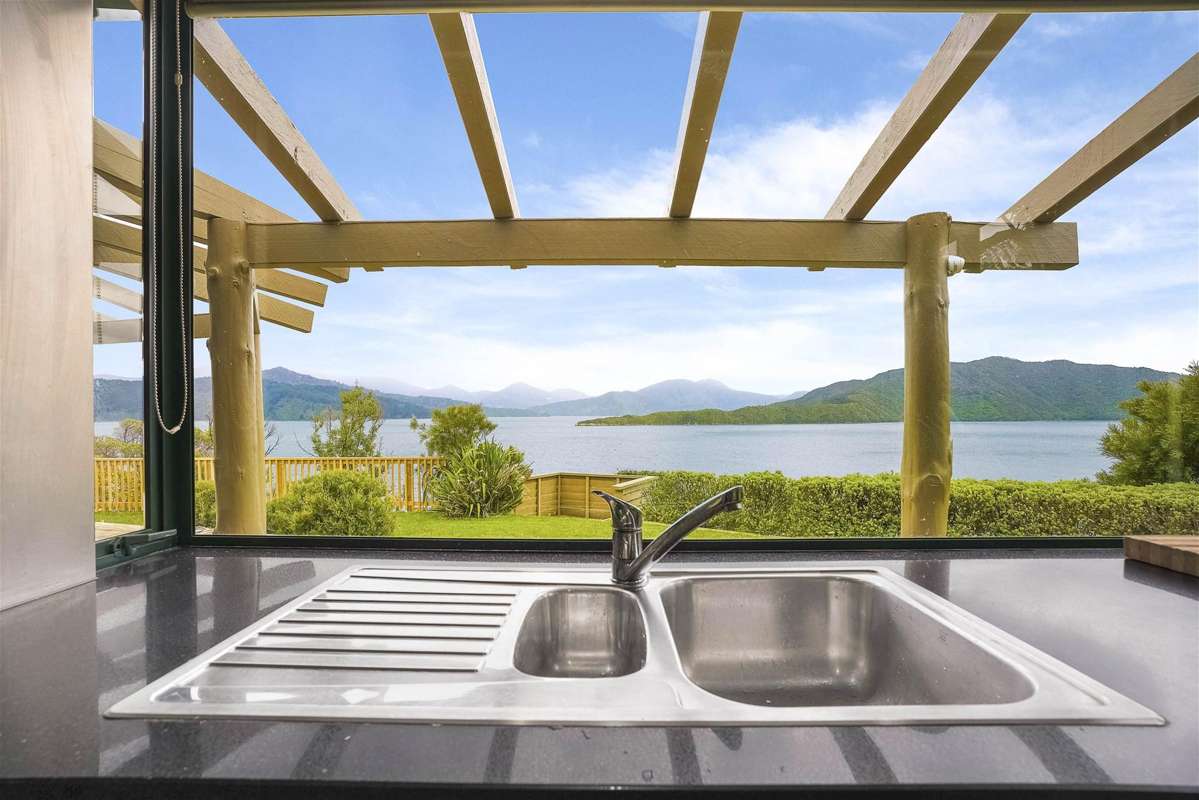 Ahitarakihi Bay_2