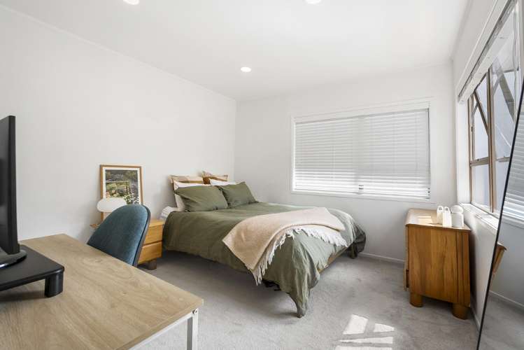 2/86 Seaview Road Castor Bay_21