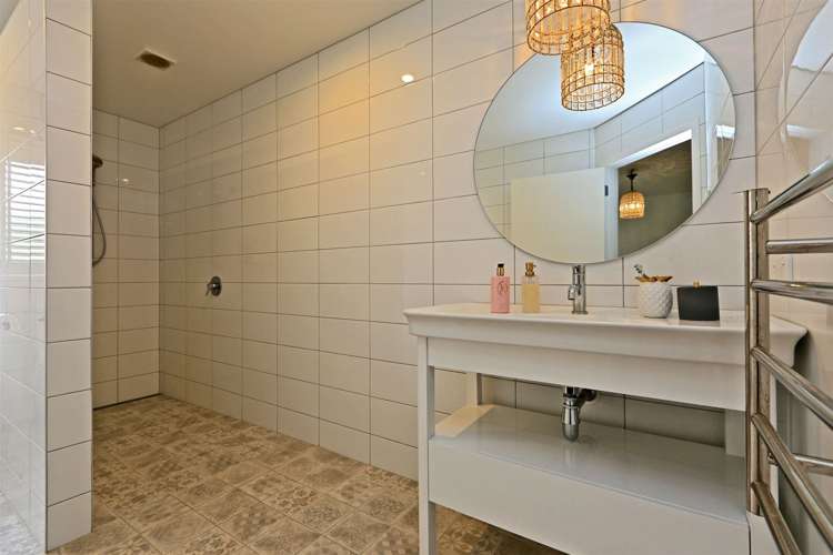 141 West Road Pakipaki_10