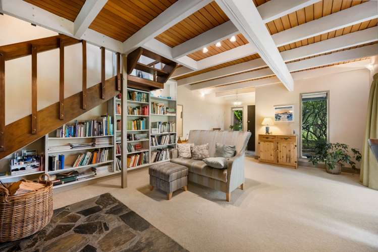 5 Lanes Road Alexandra_13