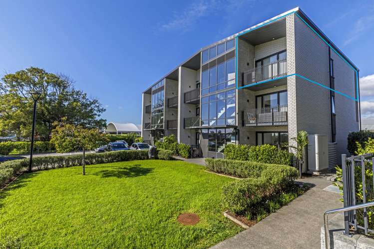 207/165 Lake Road Northcote_16