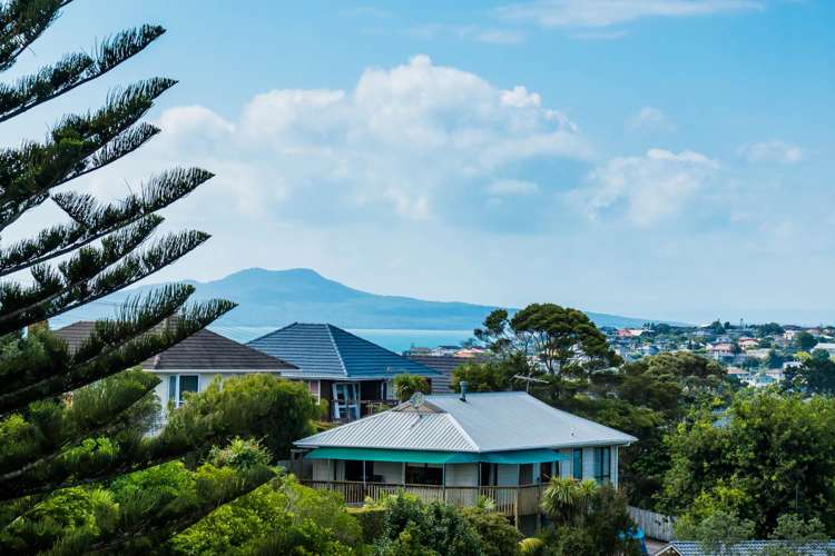 2/126 Carlisle Road Browns Bay_14