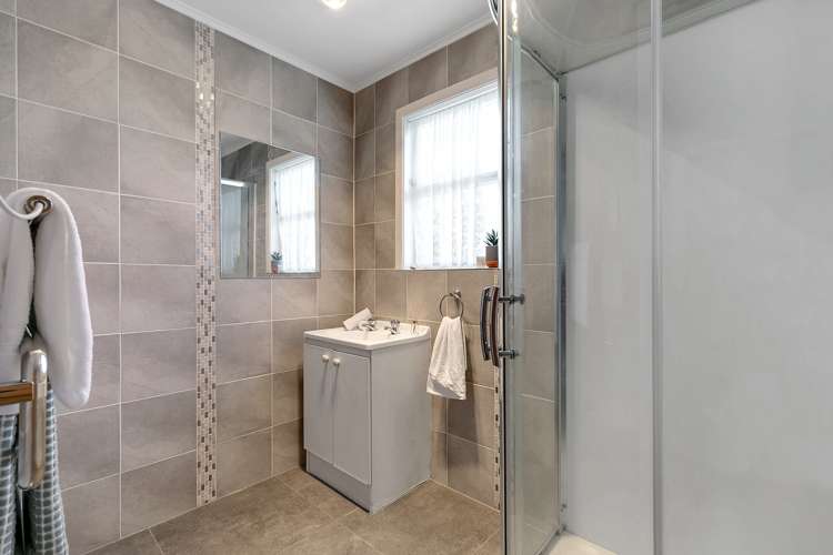 98 Driver Crescent Cannons Creek_12