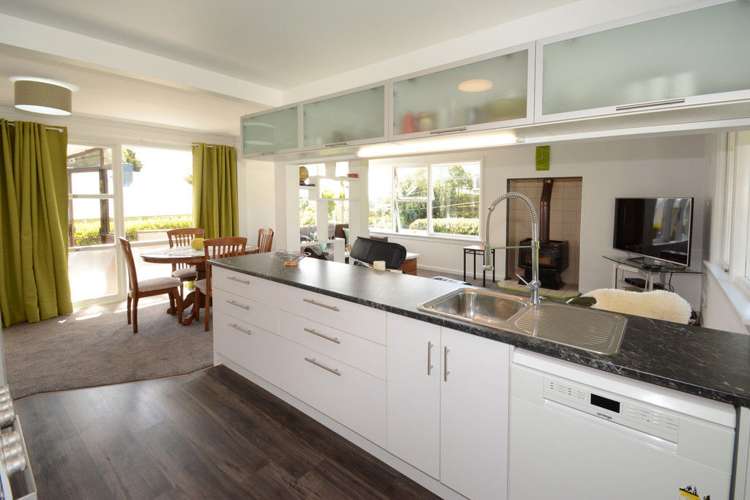 90 Easther Crescent Kew_3