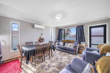 4/90 Balmoral Drive_1