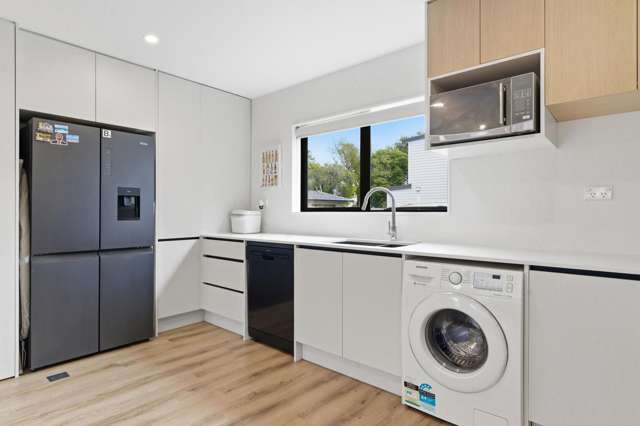 2/314 Royal Road Massey_4