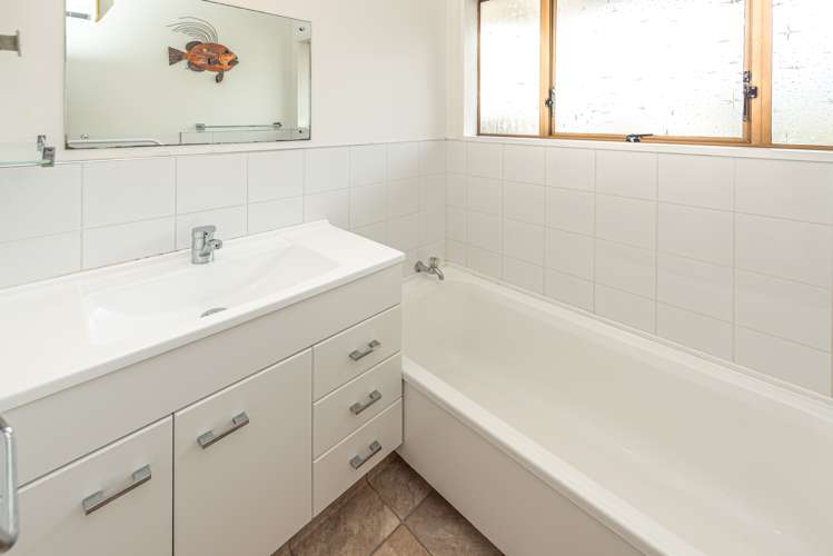 17 Akepiro Place Tawhero_11