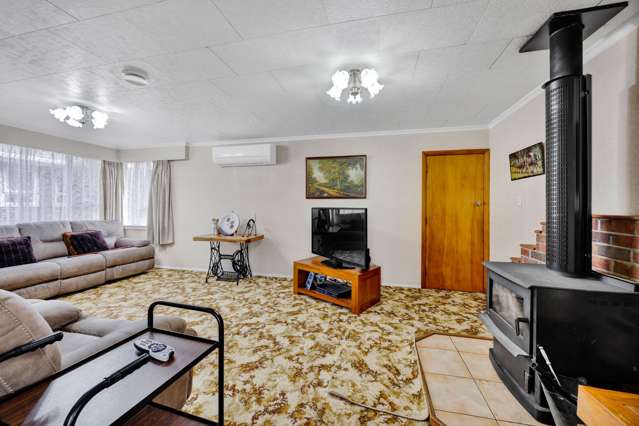 63 Longfellow Road Opunake_2