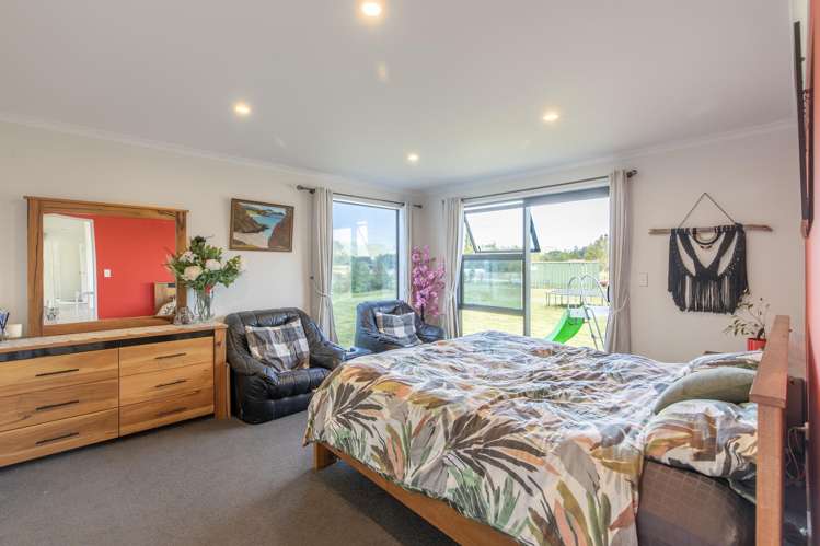 87 River Road Otane_17