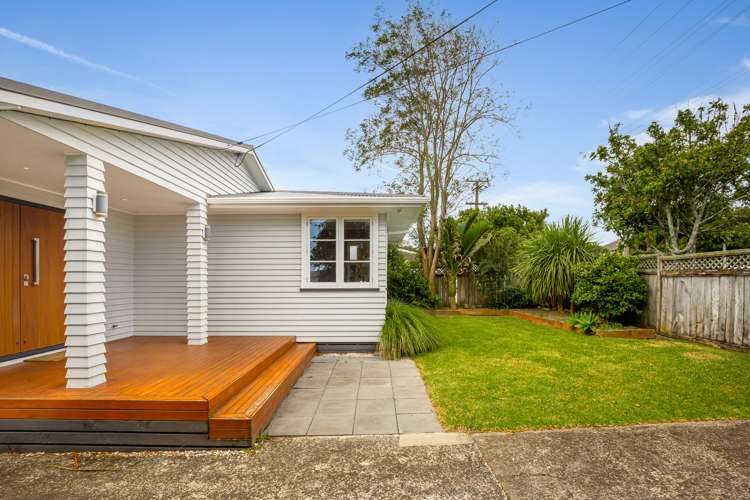 43 Vodanovich Road Te Atatu South_21