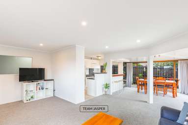 2/190 Norman Lesser Drive_4