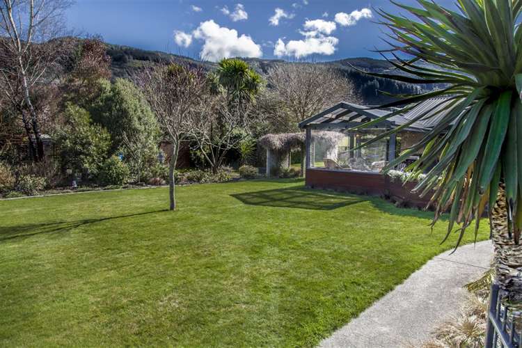 6a Lady Cobham Grove Anakiwa and Surrounds_17