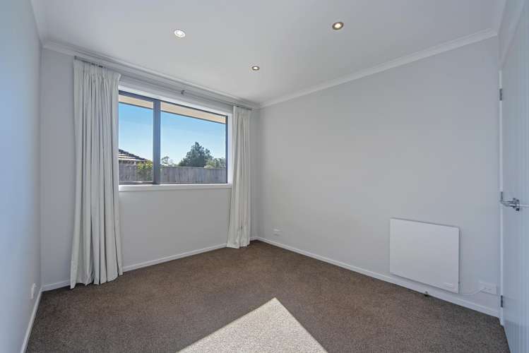 9 Fairose Drive Richmond_12