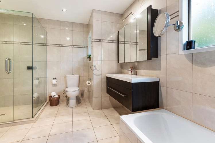 17 Maxwelton Drive Mairangi Bay_11