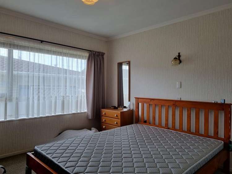 2/7 Broadway 10858_6