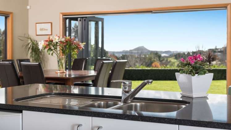 37 Holcombrooke Lane Welcome Bay_11