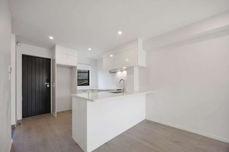 5/98 Lincoln Park Avenue Massey_5