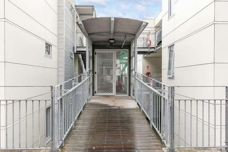 4/27 Room 5, Hanson Street Mount Cook_5