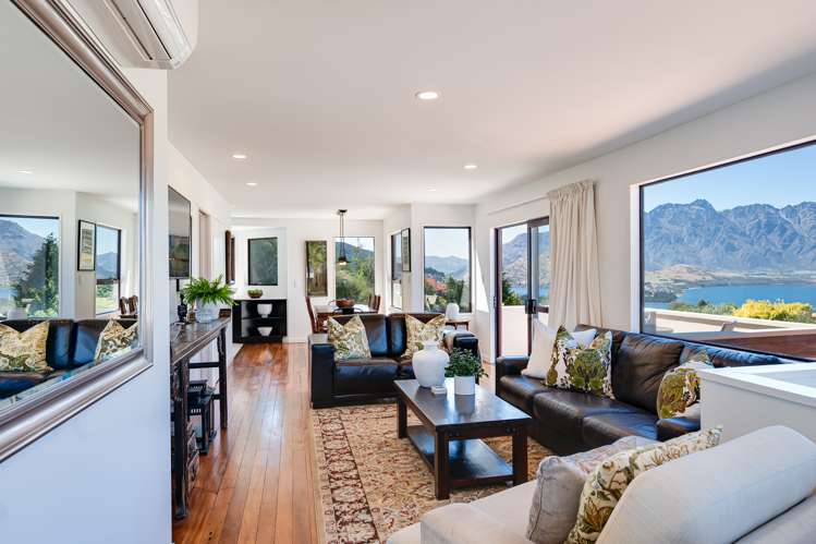 12 Greenstone Place Fernhill/Sunshine Bay_0