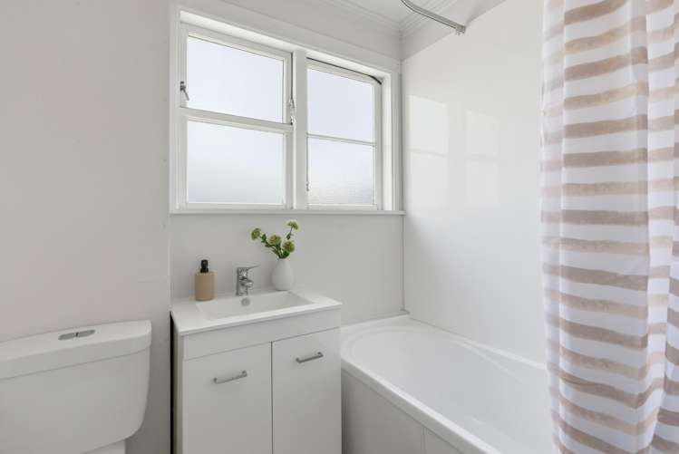 63 Albertson Avenue Port Chalmers_17