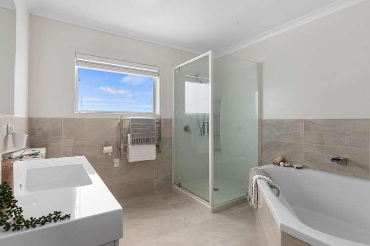 43 Stace Hopper Drive One Tree Point_12