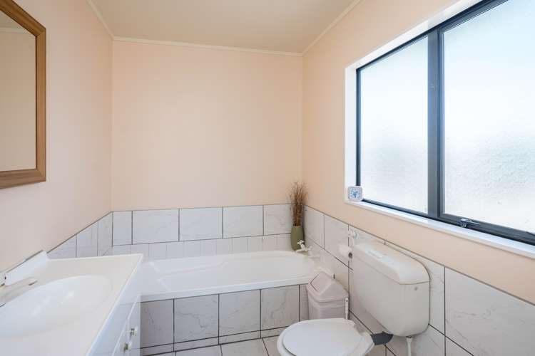 5a Waiwera Crescent Maupuia_8