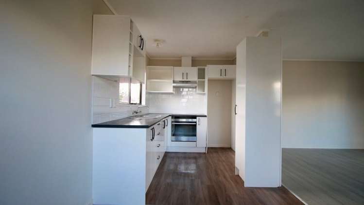 8A Ross Avenue Otara_5
