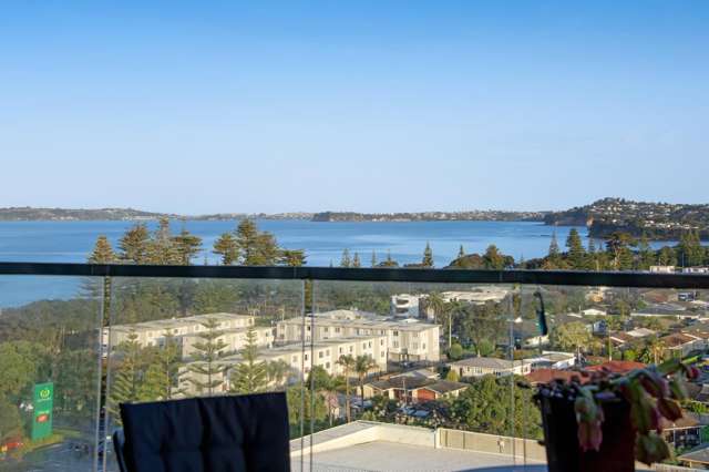 1111/11 Tamariki Avenue Orewa_2