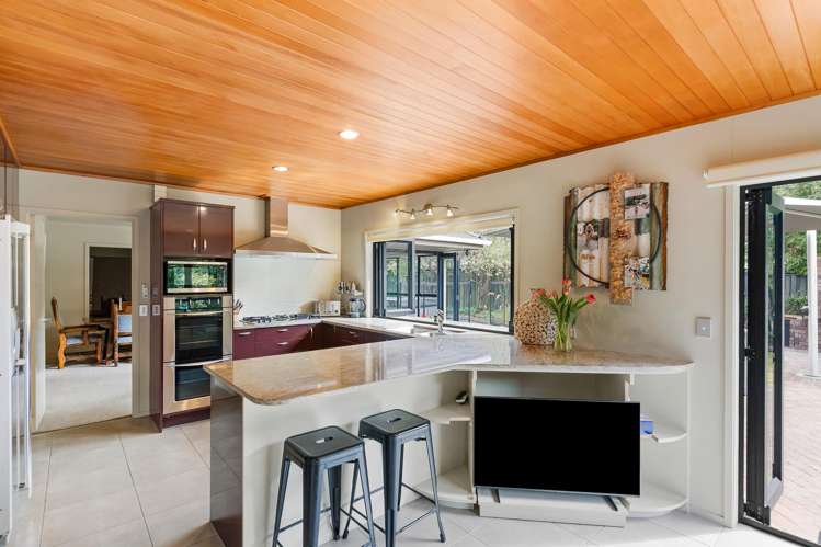 8 Kallaroo Place Botany Downs_9