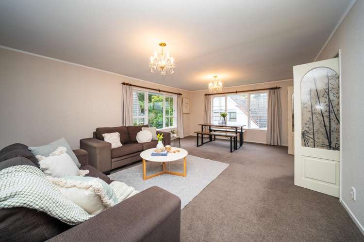 12 Newnham Court Tawa_3