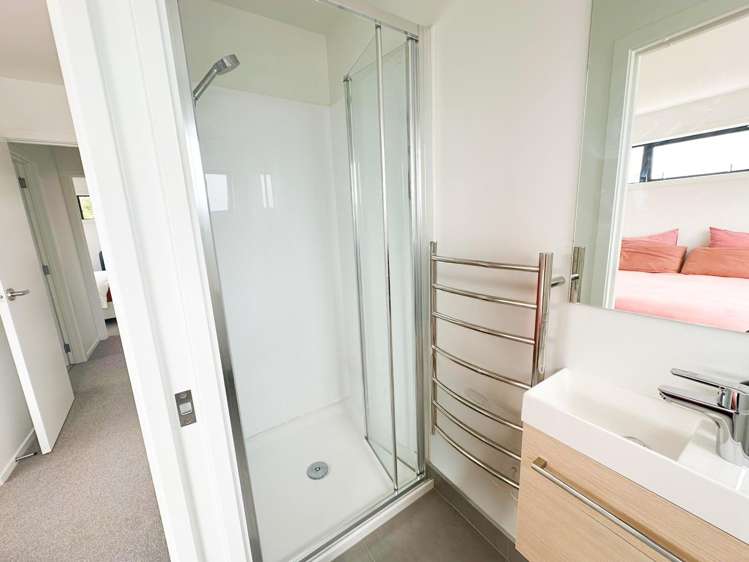 7/12 Enderby Drive Te Atatu Peninsula_6