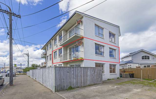 3/102 Lyall Parade Lyall Bay_2